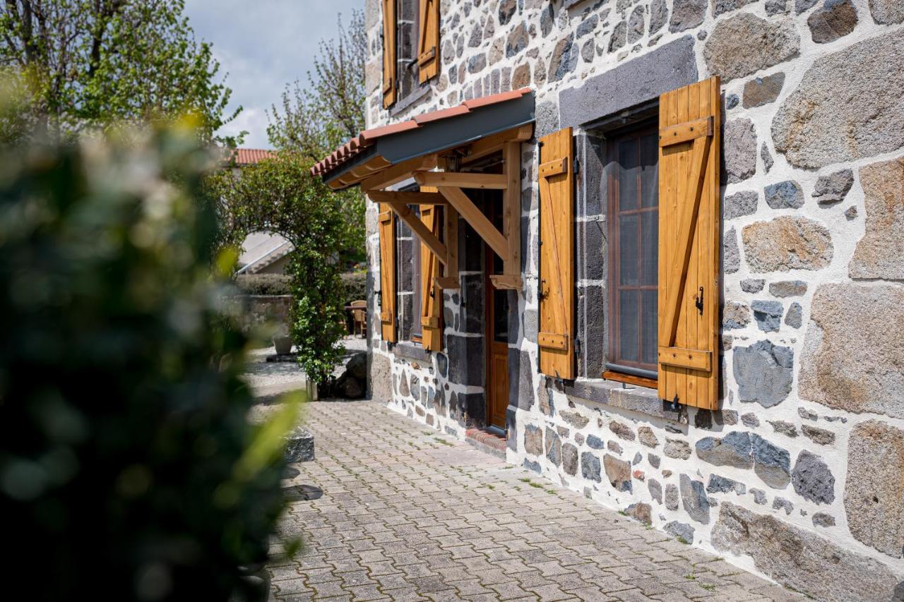 Maison d'Hôte la Grange aux Ayres Olloix Exterior foto